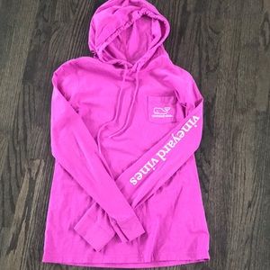 Vineyard vines long sleeve shirt w hood